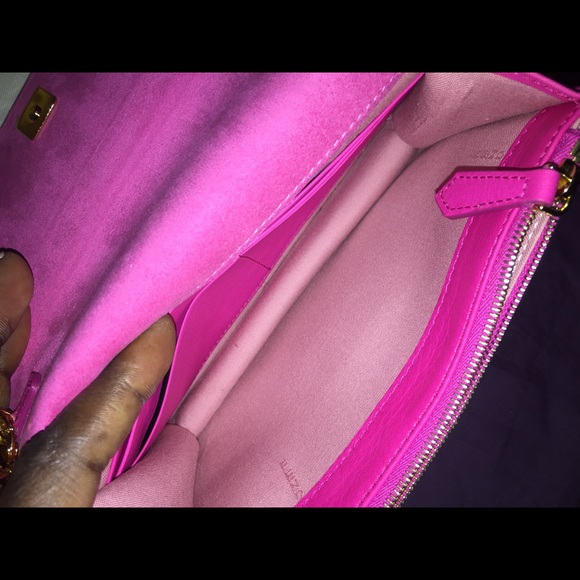FENDI PINK LEATHER PURSE NEW CONDITION - Picture 3 of 4